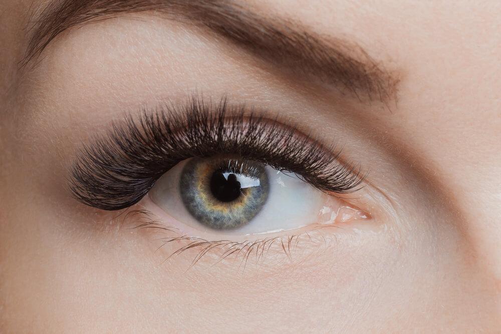 Lucky Polls / How to Choose the Perfect Lashes for Your Eye Shape