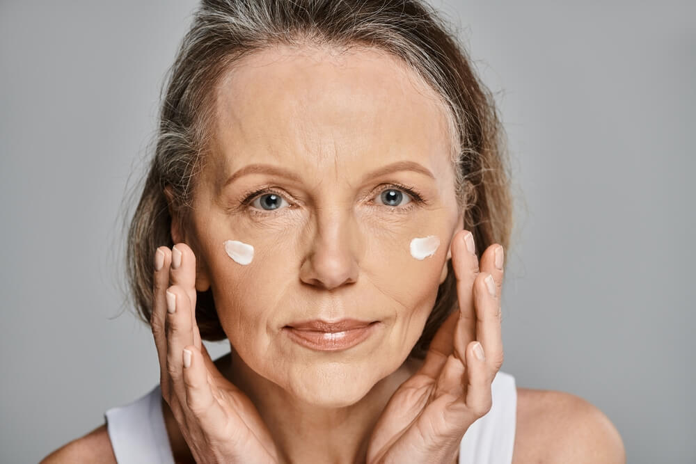 woman skin moisturizer