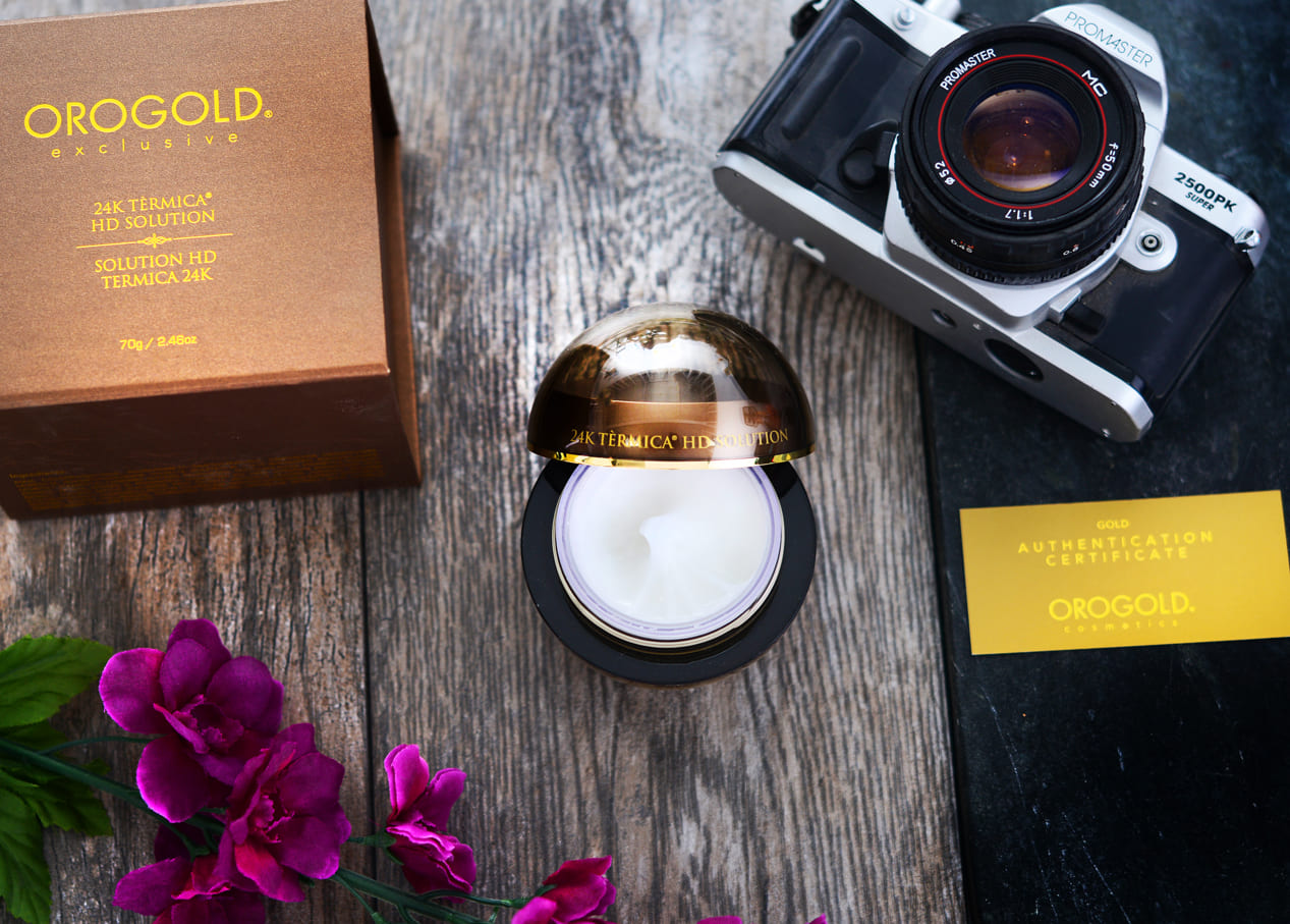 Open jar of 24K Termica HD Solution from Orogold
